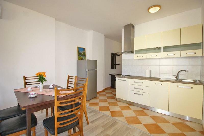 파자나 Apartman Petra 아파트 외부 사진